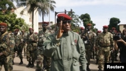 Le capitaine Moussa Dadis Camara, chef de la junte au pouvoir, le 2 octobre 2009 à Conakry. CRÉDITS : REUTERS