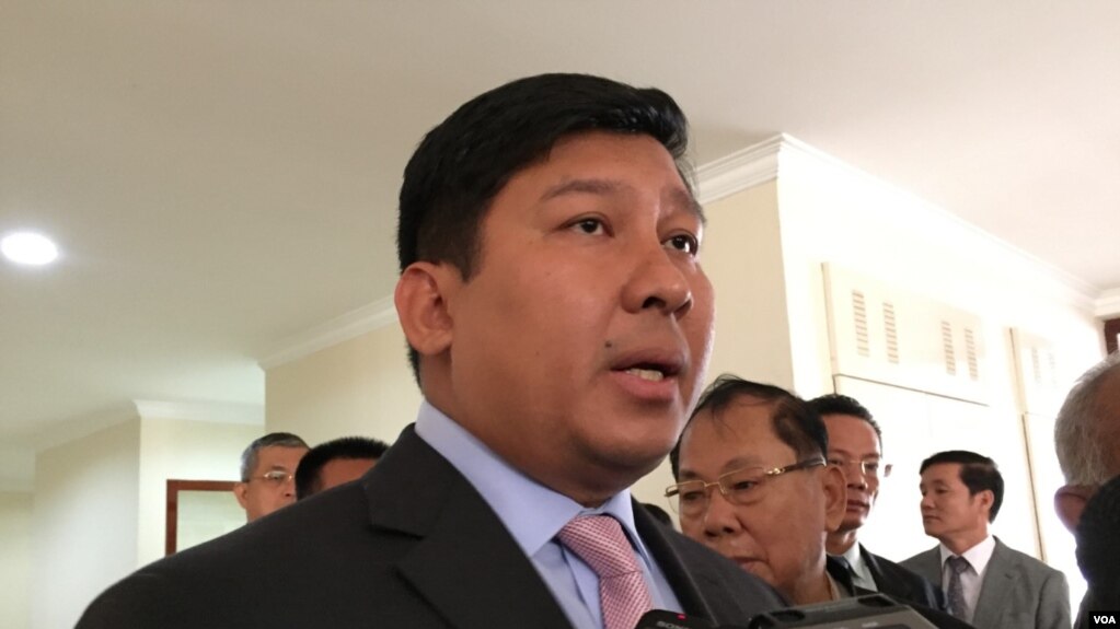 រូបឯកសារ៖ លោក សាយ សំអាល់ រដ្ឋមន្រ្តី​ក្រសួង​បរិស្ថាន​។ (កាន់ វិច្ឆិកា/VOA)