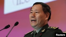 中國人民解放軍副總參謀長戚建國在新加坡召開的第12屆香格里拉對話會上發言。