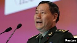 Letnan Jenderal Qi Jianguo, wakil kepala Tentara Pembebasan Rakyat berbicara dalam forum di Singapura (2/6). 