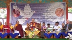 ཧུན་སུར་རབ་རྒྱས་གླིང་དུ་ཞི་བདེའི་གཟེངས་རྟགས་ཀྱི་དུས་དྲན་མཛད་སྒོ།