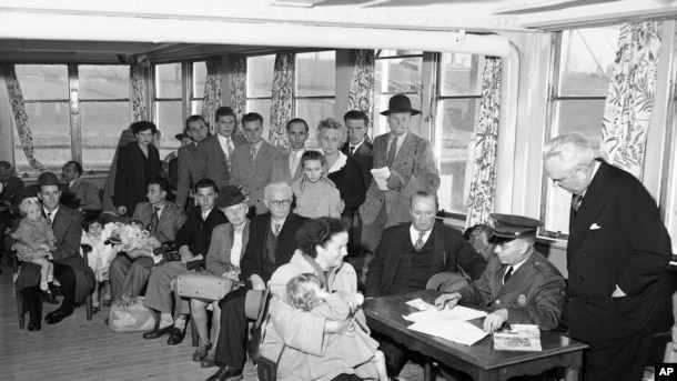 German immigrants at Ellis Island