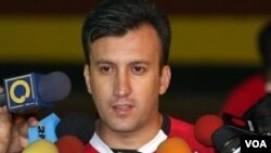 El Aissami presentó el documento que obtuvo el gobierno venezolano ante la Asamblea Nacional en Caracas.