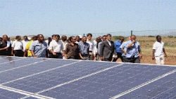Painéis solares na Cidade da Praia. As energias renováveis foram uma aposta de Cabo Verde em 2010