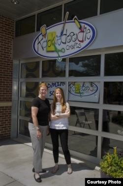 Katie Weiford and her mother, Sheila, are opening Kookiedoodle Krafts in Kansas City together. (Courtesy Katie Weiford)