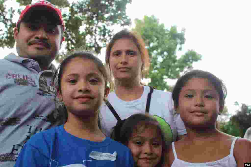 Marisol Cárdenas junto a toda su familia llegó este martes a la Alameda Nacional de Washington para participar de la reforma inmigratoria.