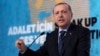 Erdogan menace de laisser passer les migrants vers l'Europe
