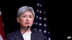 Menteri Luar Negeri Australia Penny Wong berbicara dalam konferensi pers di Annapolis, Maryland, Amerika Serikat, 6 Agustus 2024. (Susan Walsh/AP)