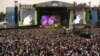 Des milliers de fans assistant au festival de musique "Vive Latino" alors que les autorités sanitaires mexicaines ont appellé à se tenir à distance les uns des autres pour éviter la propagation du Covid-19, Mexico, le 15 mars 2020. (Photo: Reuters)