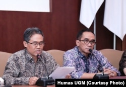 Rektor Universitas Gadjah Mada Panut Mulyono (kiri) menekankan perdamaian ini diterima kedua belah pihak, Yogyakarta, 4 Februari 2019, (Foto: Humas UGM)