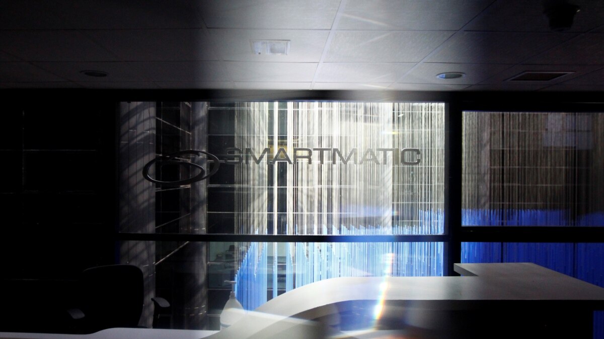 Smartmatic demanda a Newsmax y One America News