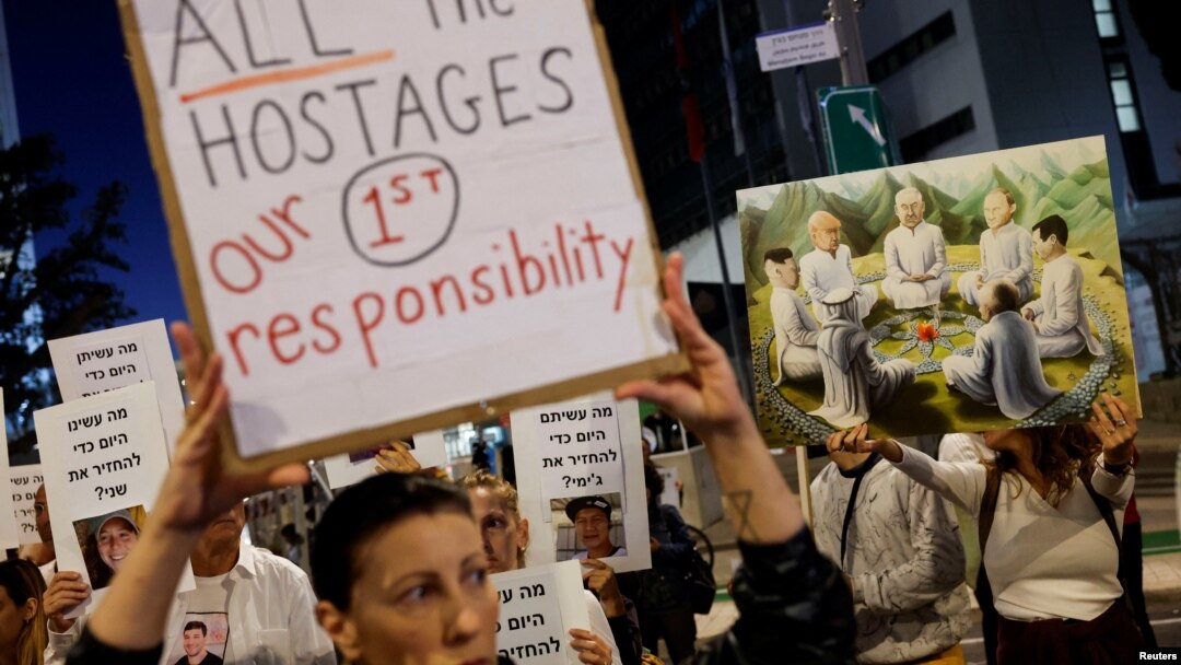 İsrail'in başkenti Tel Aviv'de Hamas'ın 7 Ekim saldırısında rehin alınanların serbest bırakılması için protesto gösterisi düzenlendi - 21 Kasım 2023