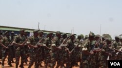 Imagem de arquivo: Militares do exército angolano