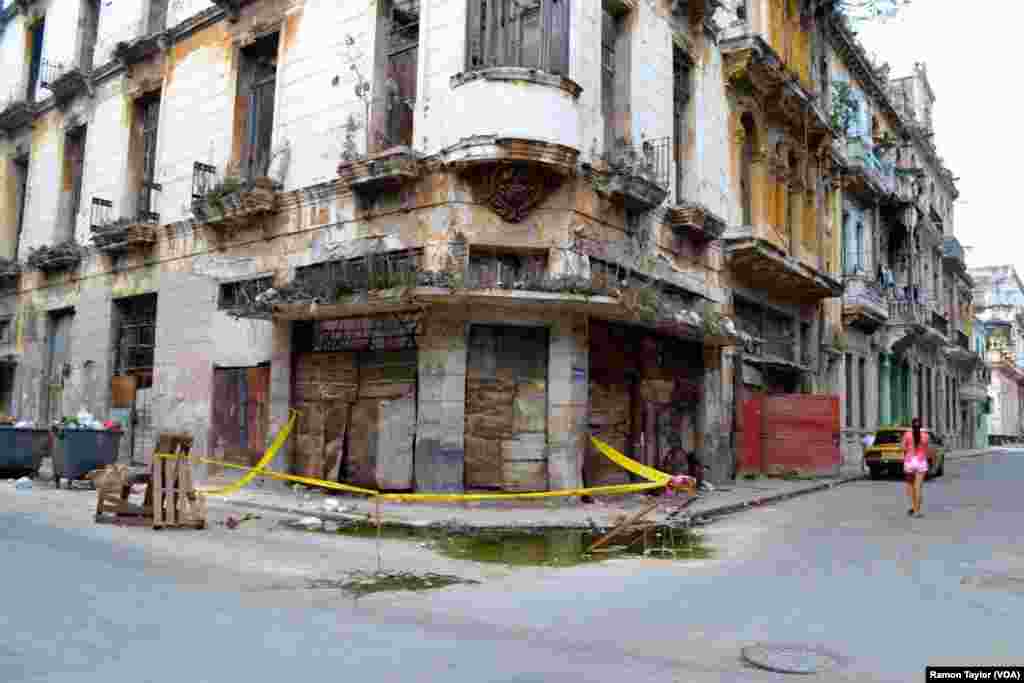 A building in disrepair in Havana.