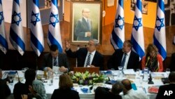 El primer ministro de Israel, Benjamin Netanyahu, expuso los avances ante su gabinete en la reunión de este domingo en Jerusalén.