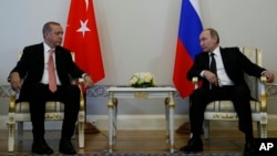 این دیدار اولین دیدار روسای جمهوری دو کشور بعد از اختلافات دو سال اخیر است. 