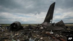 Hiện trường vụ rớt máy bay gần Luhansk, ngày 14/6/2014.