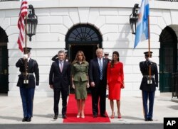 El presidente Donald Trump recibió a su amigo personal el mandatario argentino Mauricio Macri, con honores militares.