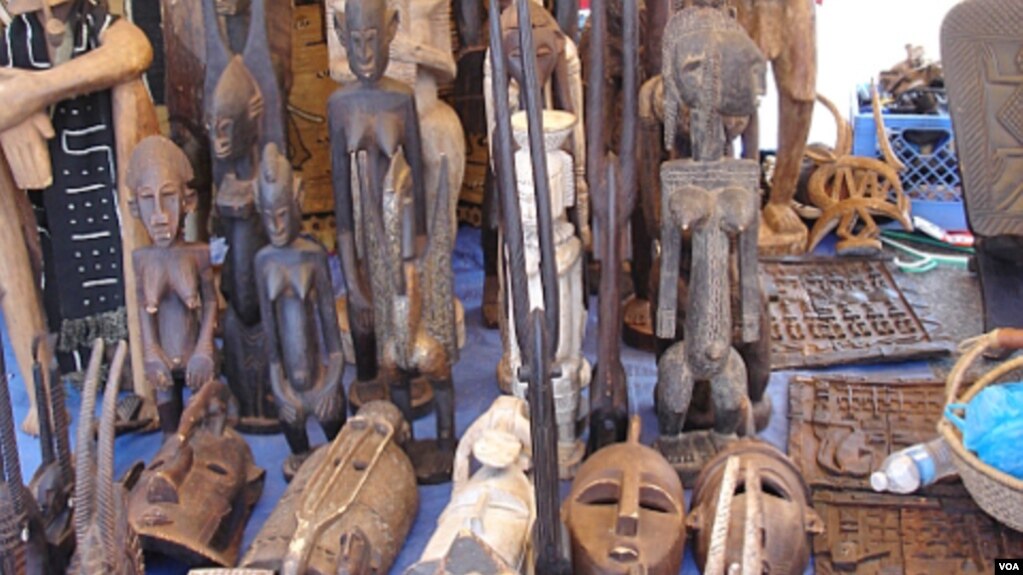 Peças de arte africana. 