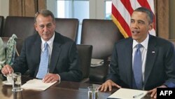 Predsednik Barak Obama održao je nekoliko sastanaka sa demokratskim i republikanskim liderima iz Kongresa bez postizanja kompromisa.