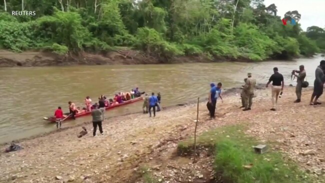 Cruzaron el Darién para llegar a EEUU, pero ahora regresan en barco a sus países
