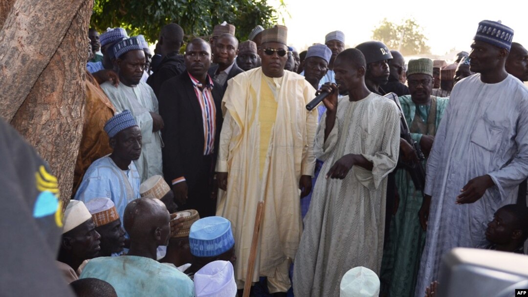 Gwamna Kashim Shettima na Jihar Borno a garin Benisheikh