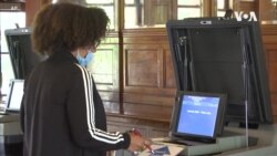 VOA英语视频: 选民在疫情和抗议中投下初选选票