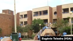 Cabo Verde: Ano lectivo arranca com confiança das autoridades e cepticismo do sindicato e pais 2:40