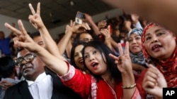 De jeunes Bangladais lors d'une manifestation, Dacca, le 12 mars 2018.