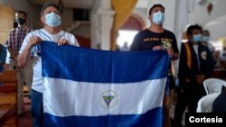 Familiares de víctimas de las manifestaciones de 2018 en una misa en la iglesia de San Miguel Arcángel, en Masaya, Nicaragua, el 20 de abril de 2021. Foto cortesía de Noel Miranda.