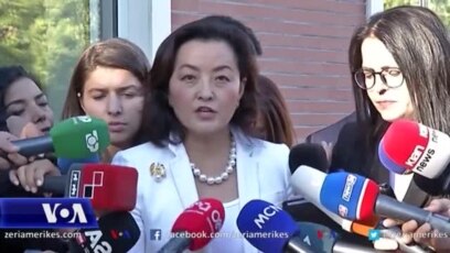 Tiranë: Ambasadorja amerikane, Yuri Kim, takon kryetarin e Partisë Demokratike