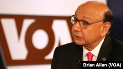 FILE - Khizr Khan, the father of an Army captain killed in Iraq, speaks with VOA at the NewsCenter in Washington, D.C., August 1, 2016 (Brian Allen/VOA)