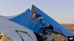 Débris de l'appareil de Metrojet qui s'est crashe le 31 octobre dans le Sinaï égyptien.