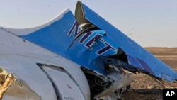 Les débris de L’avion de la compagnie Metrojet a Al-Hassana, en Egypte, le 31 octobre 2015. Source: AP