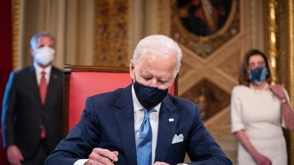 Biden To Reverse Many Of Trumps Actions With Executive Orders 0560