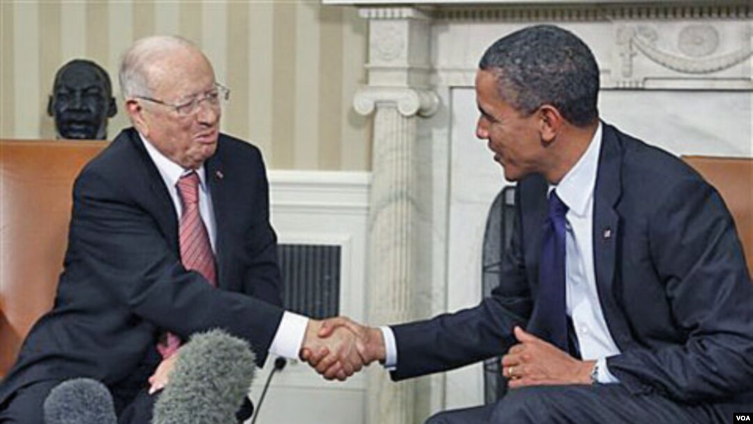 Presiden Barack Obama (kanan) menerima kunjungan PM Tunisia Beji Caid Essebsi di Gedung Putih (7/10).