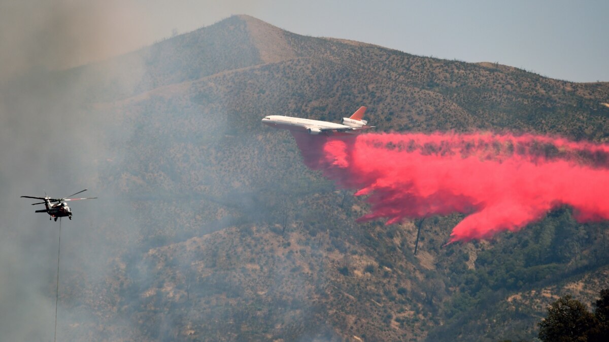 Firefighters Battle Western U.S. Wildfires