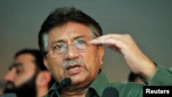 Mantan Presiden Pakistan Pervez Musharraf dalam konferensi pers di Dubai, 23 Maret 2013. (Foto: dok).