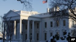 La Casa Blanca no ha emitido ningún comunicado oficial solo confirmó que el agente de seguridad nacional ya no trabaja para el gobierno de Obama y no dieron más detalles.