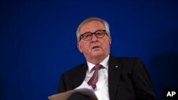 El presidente de la Comisión Europea, Jean-Claude Juncker, viaja a Washington para convencer a Donald Trump de que no aumente los aranceles a autos importados. 