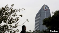 中國深圳騰訊公司總部前（2016年3月15日）。