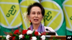 Cựu lãnh đạo Myanmar, khôi nguyên Nobel Aung San Suu Kyi.
