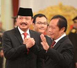 Kepala Badan Intelijen Negara (BIN) Jenderal Budi Gunawan (kiri) bersama pendahulunya Sutiyoso di Istana Negara (9/9). (Biro Pers Kepresidenan)