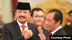 Kepala Badan Intelijen Negara (BIN) Jenderal Budi Gunawan (kiri) bersama pendahulunya Sutiyoso di Istana Negara (9/9). (Biro Pers Kepresidenan)