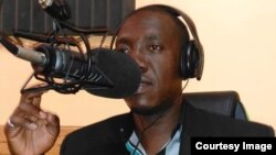 Jounalis Néhémie Joseph, korespondan Radyo Méga ak prezantatè Emisyon Tambour Vérité sou Radyo Panic, mouri asasine devan lakay li nan Mibalè 10 oktòb 2019. 