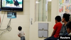 Deca imigranti u pritvornom centru u Arizoni