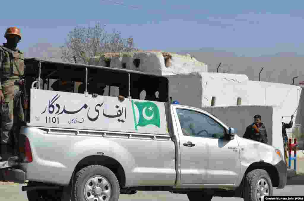 اطلاعات کے مطابق اس تربیتی مرکز میں لگ بھگ 700 زیر تربیت پولیس اہلکار موجود تھے۔