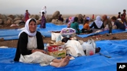 Những người thiểu số Yazidi tại một trại tị nạn ở Derike, Syria.