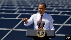 El presidente Barack Obama habla sobre energía en las instalaciones de la planta solar Sempra's Copper Mountain, en Boulder City, Nevada.