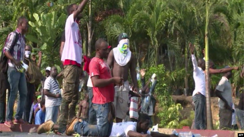 Fada ya barke a Libreville, babban birnin Gabon, inda Shugaba Ali Bongo ya sake cin zabe ranar Laraba, zaben da aka ce na cike da magudi.&nbsp;Satumba 01, 2016